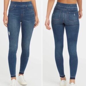 SPANX Distressed Ankle Skinny Jeans in Medium Wash M